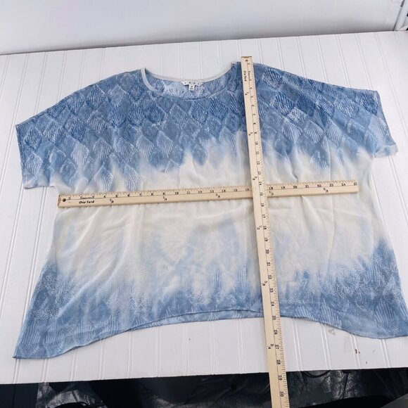 Cabi Medium Blue & White Short‎ Sleeve Blouse semi sheer - Picture 4 of 6